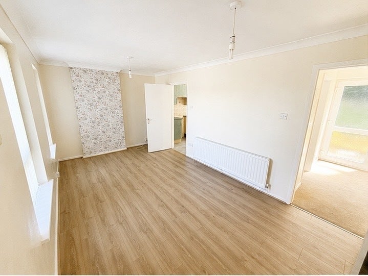 Flat Apperley Way in Dudley