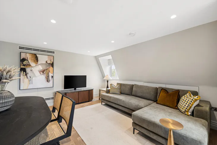 Flat Orme Court in City of Westminster