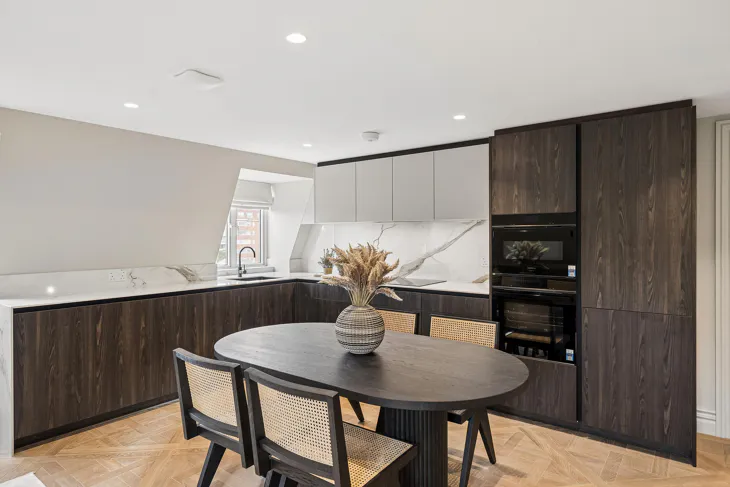 Flat Orme Court in City of Westminster