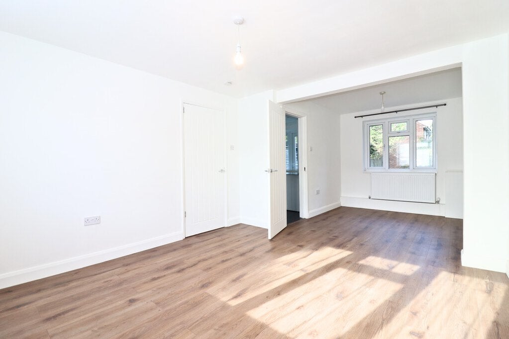 House Ewell Road in Greater London