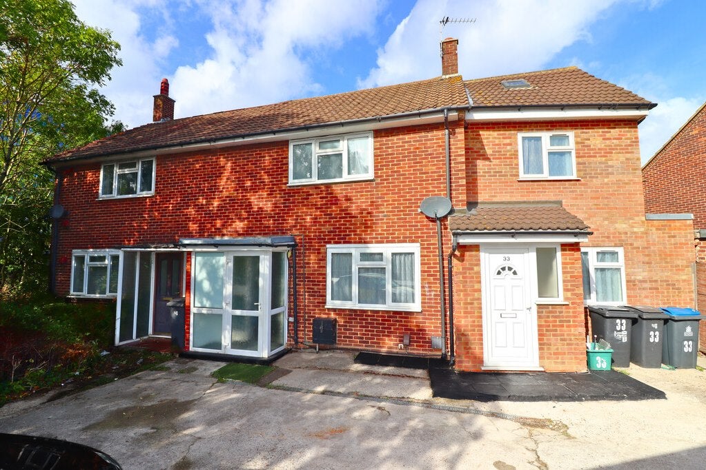 House Ewell Road in Greater London