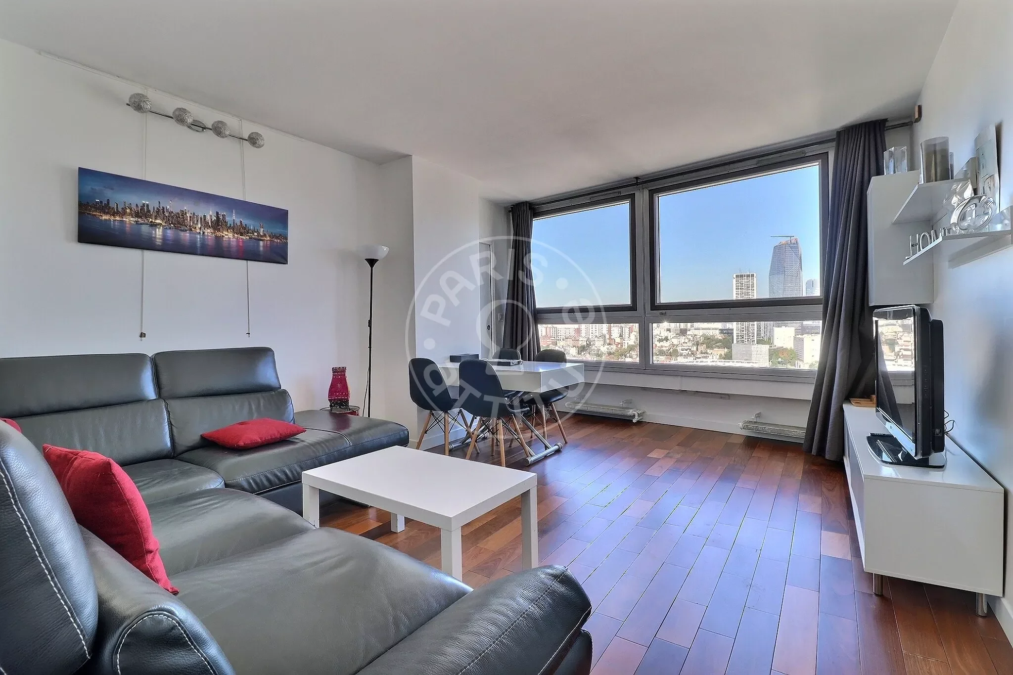 Flat Quai de Dion Bouton in Puteaux