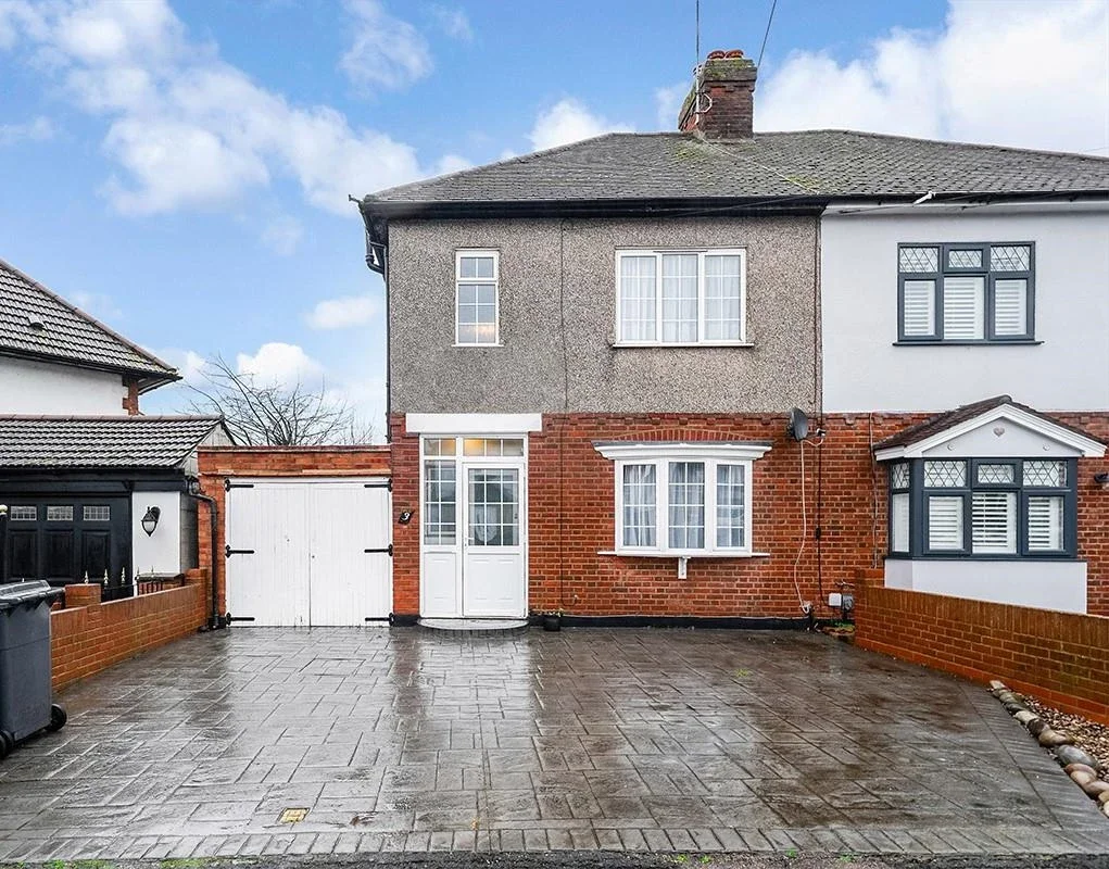 House Amesbury Drive in Greater London