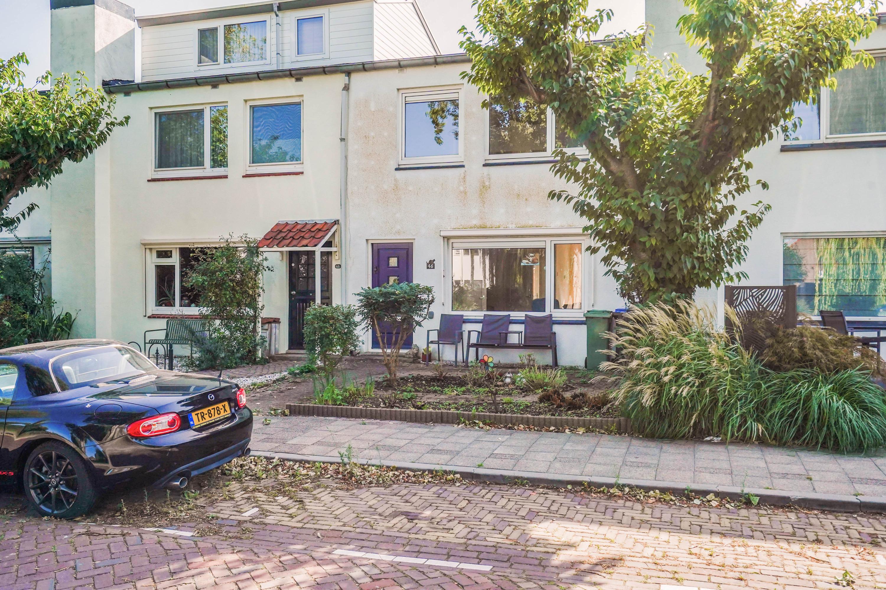 Tussenwoning te koop: Bangkasingel 46, Vlaardingen