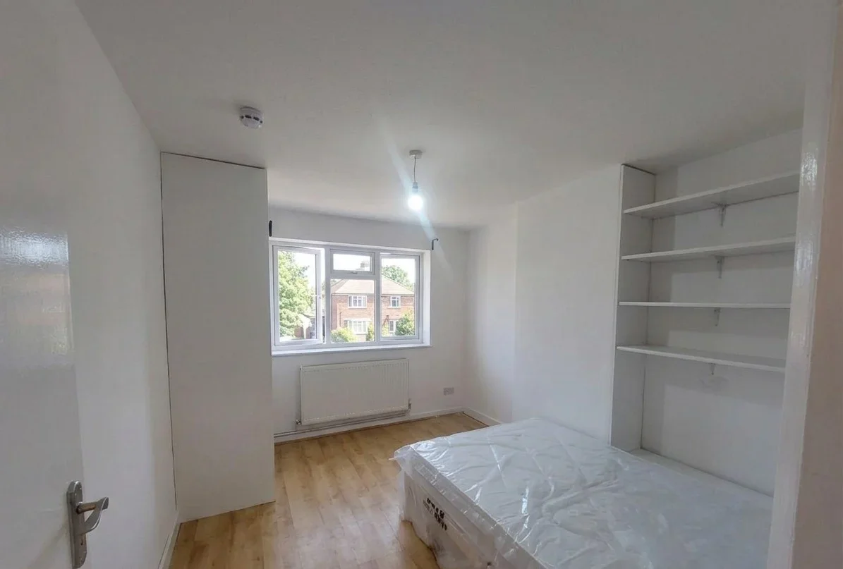 Room Chandos Crescent in Greater London