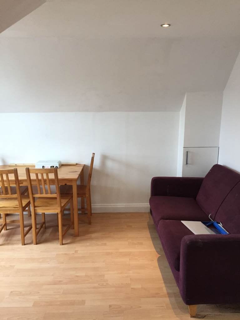 Flat Aylward Road in Greater London