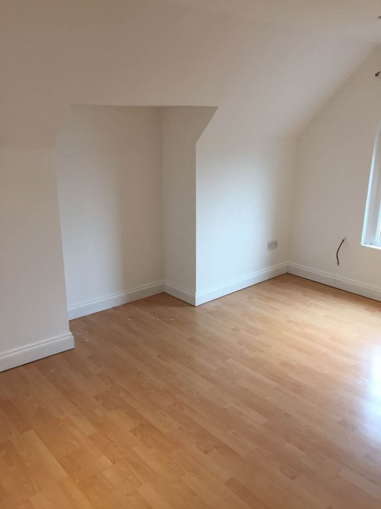 Flat Aylward Road in Greater London