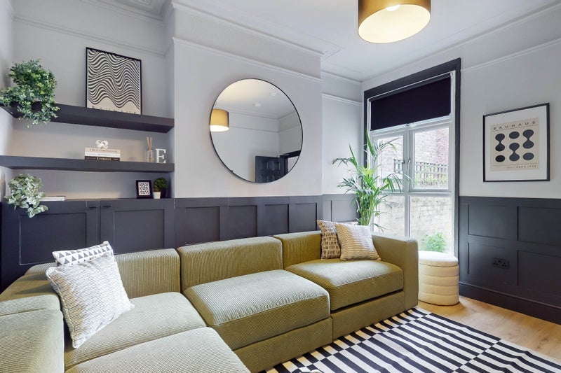 Room Hendon Road in Liverpool