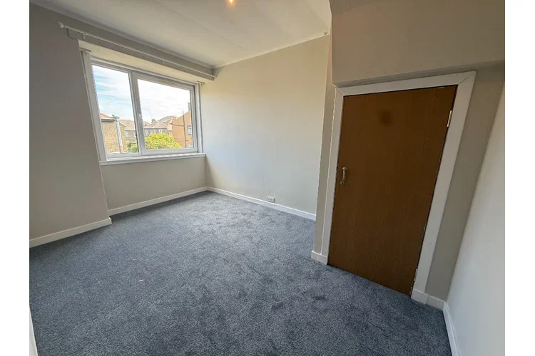 Flat Pilton Place in City of Edinburgh