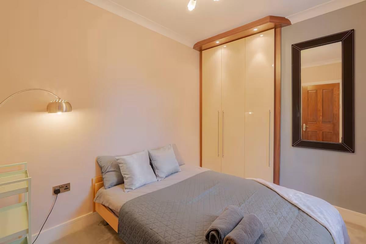 Flat Eamont Street in City of Westminster