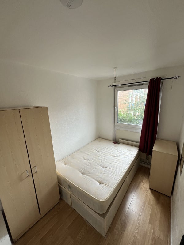 Room Arbery Road in Greater London