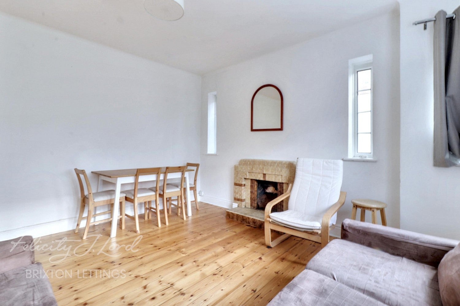 Flat Crownstone Road in Greater London