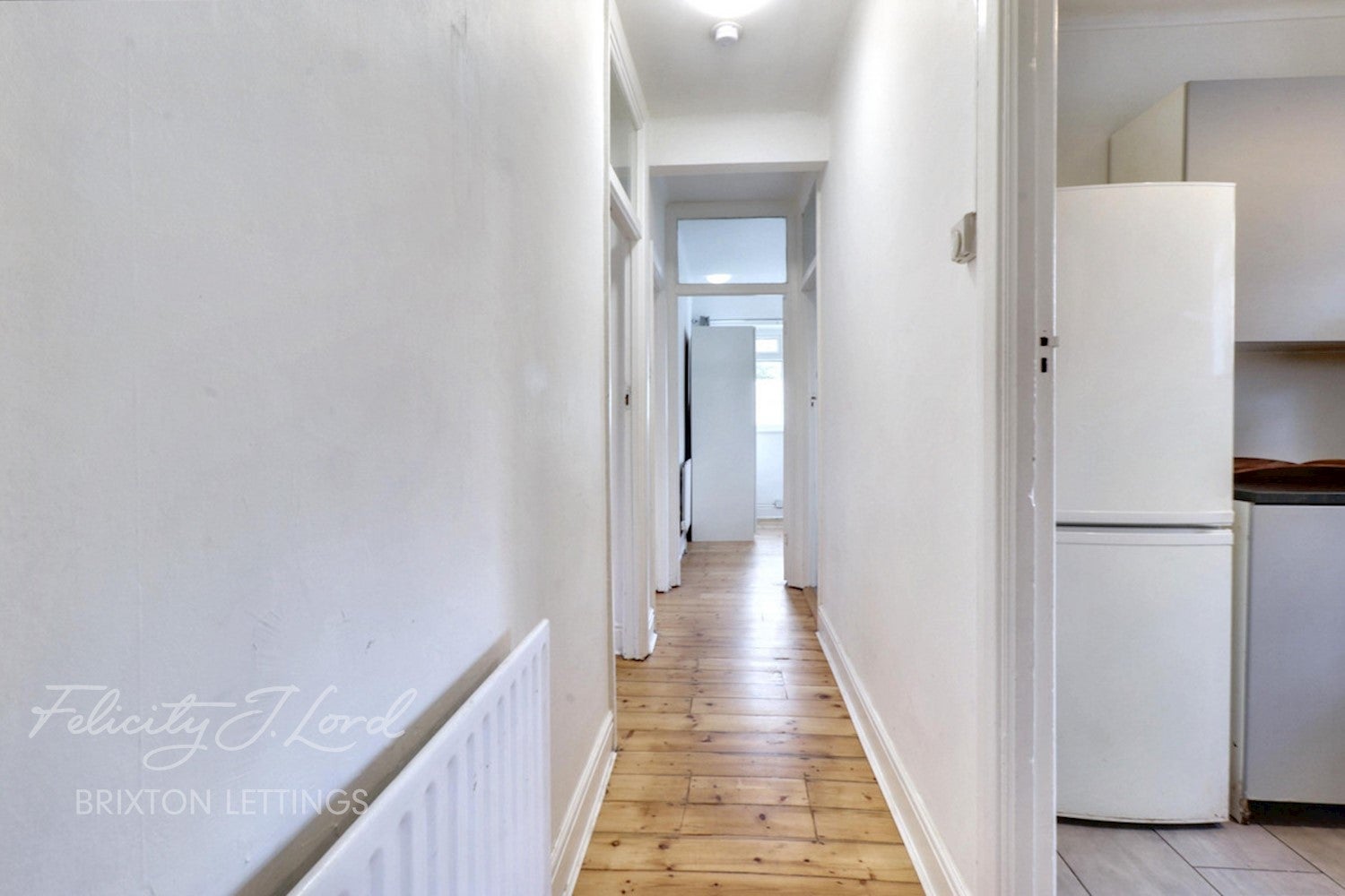 Flat Crownstone Road in Greater London