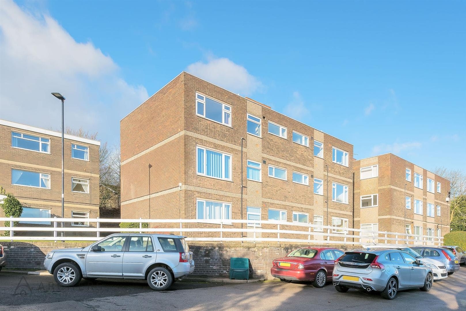 Flat Slayleigh Lane in Sheffield
