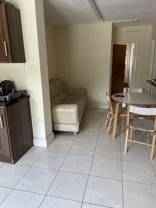 Room Windermere Avenue in Greater London