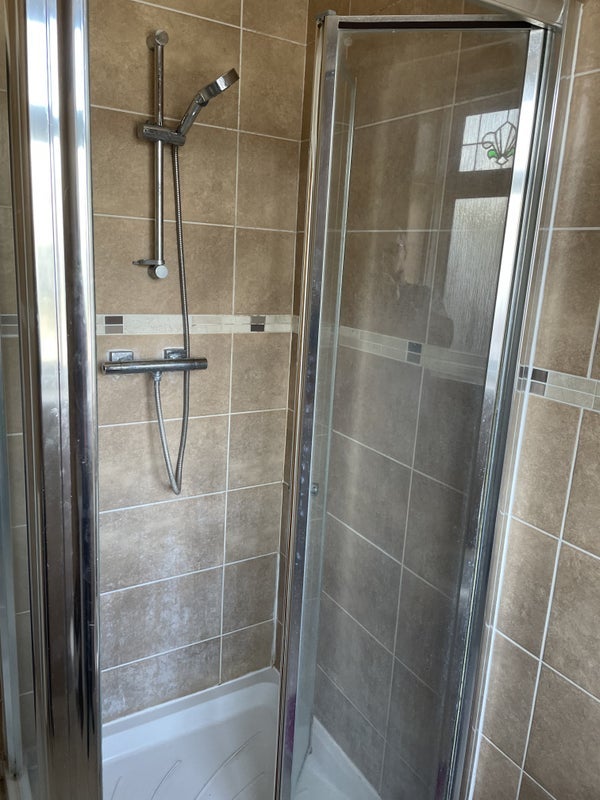 Room Windermere Avenue in Greater London