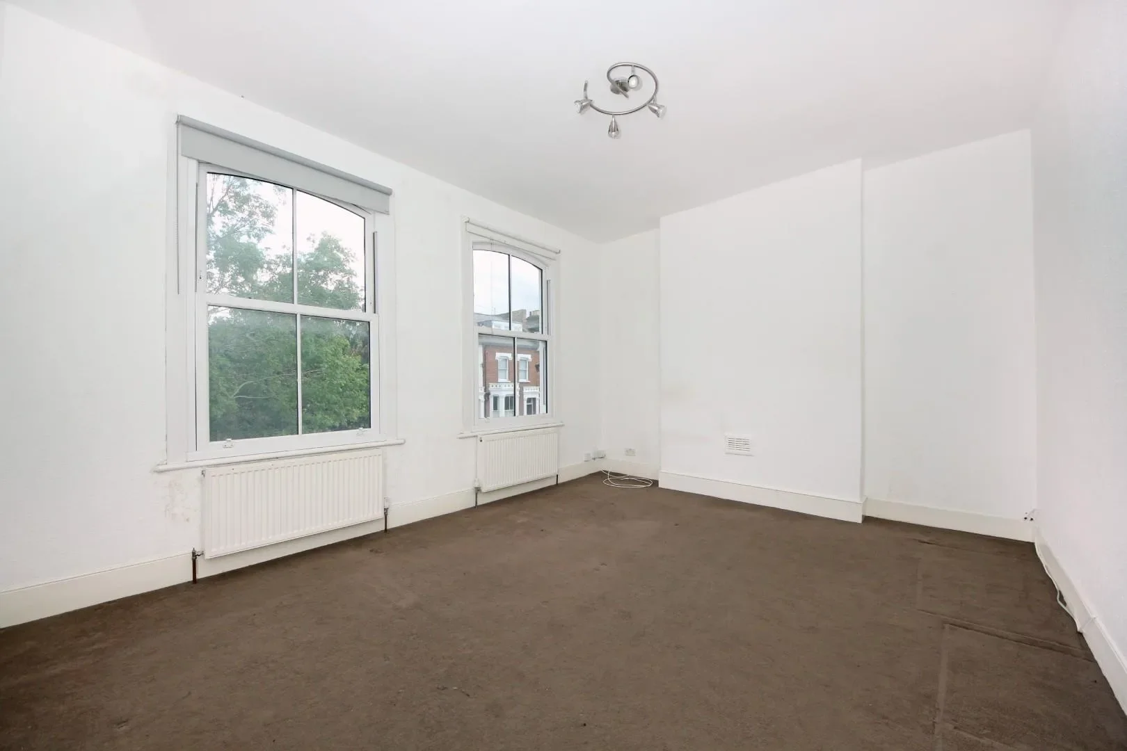 Flat Launders Gate in Greater London
