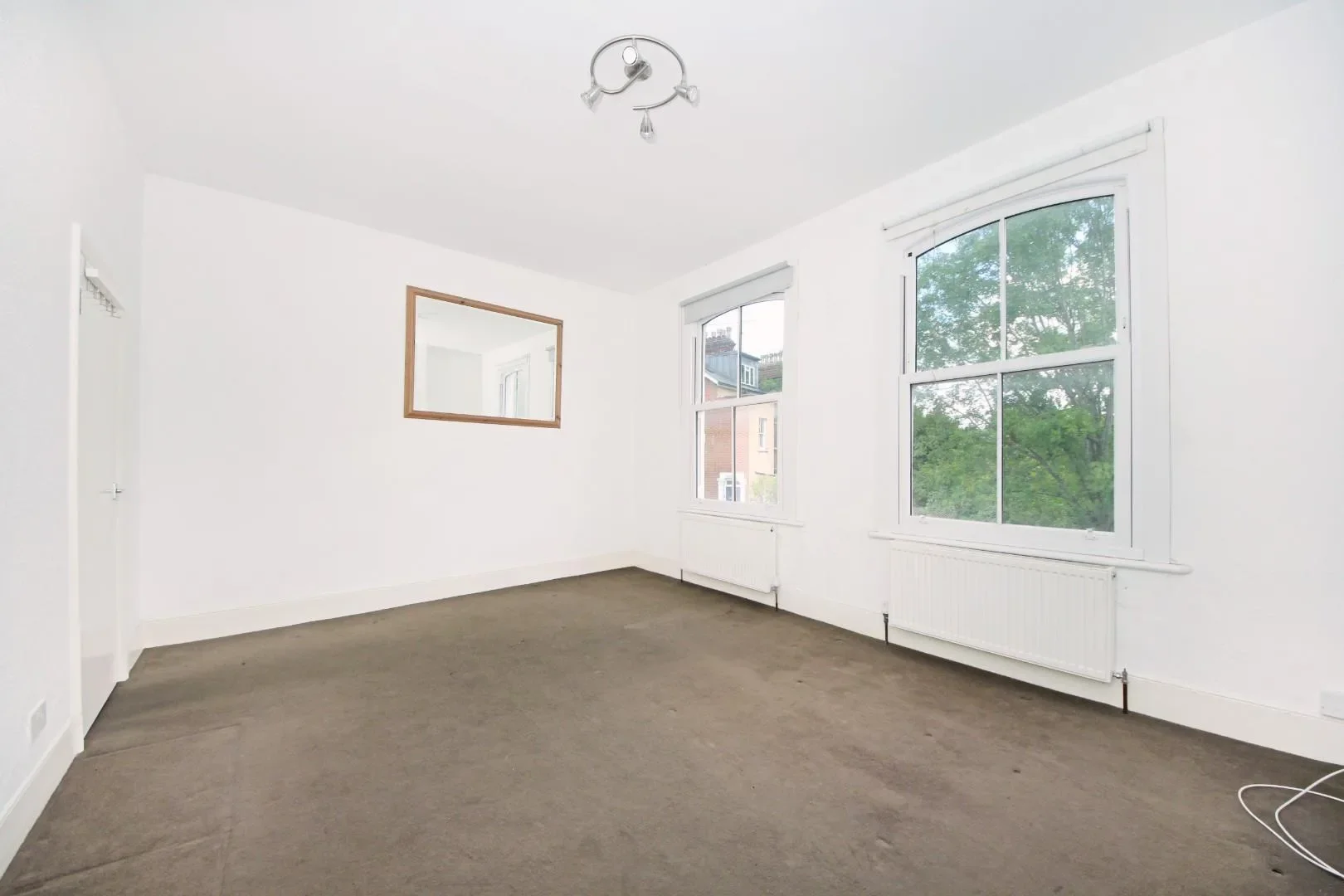 Flat Launders Gate in Greater London