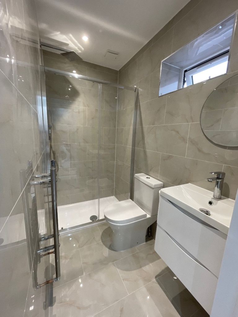 Flat Sandringham Road in Greater London