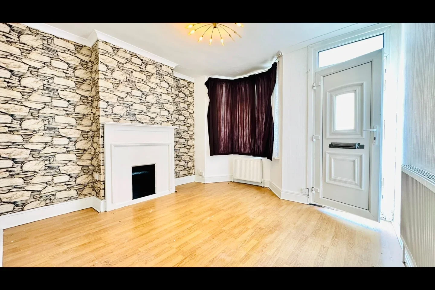 House Darnley Road in Grays