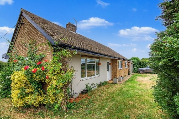 House Hornton Drive in Cherwell District