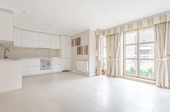 Flat Manbre Road in Greater London