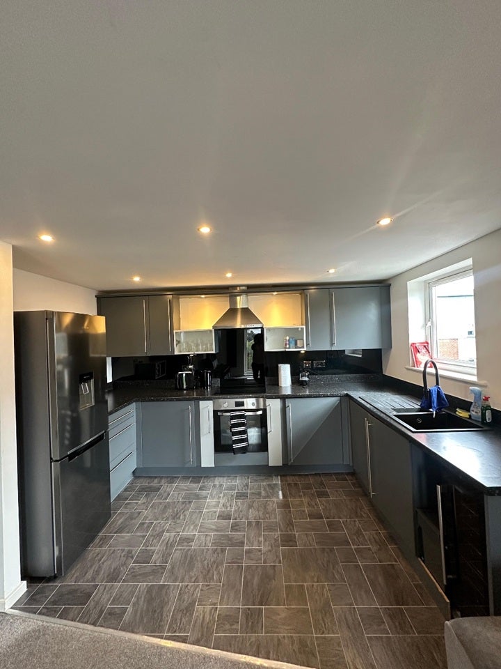 Flat Elmira Way in Salford