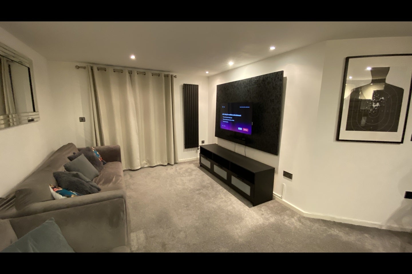 Flat Elmira Way in Salford