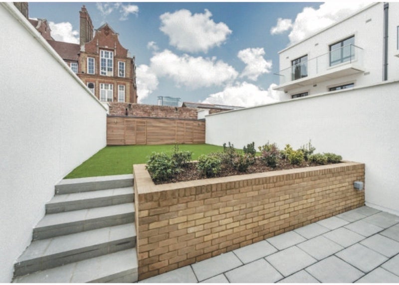 House Rainsborough Square in Greater London