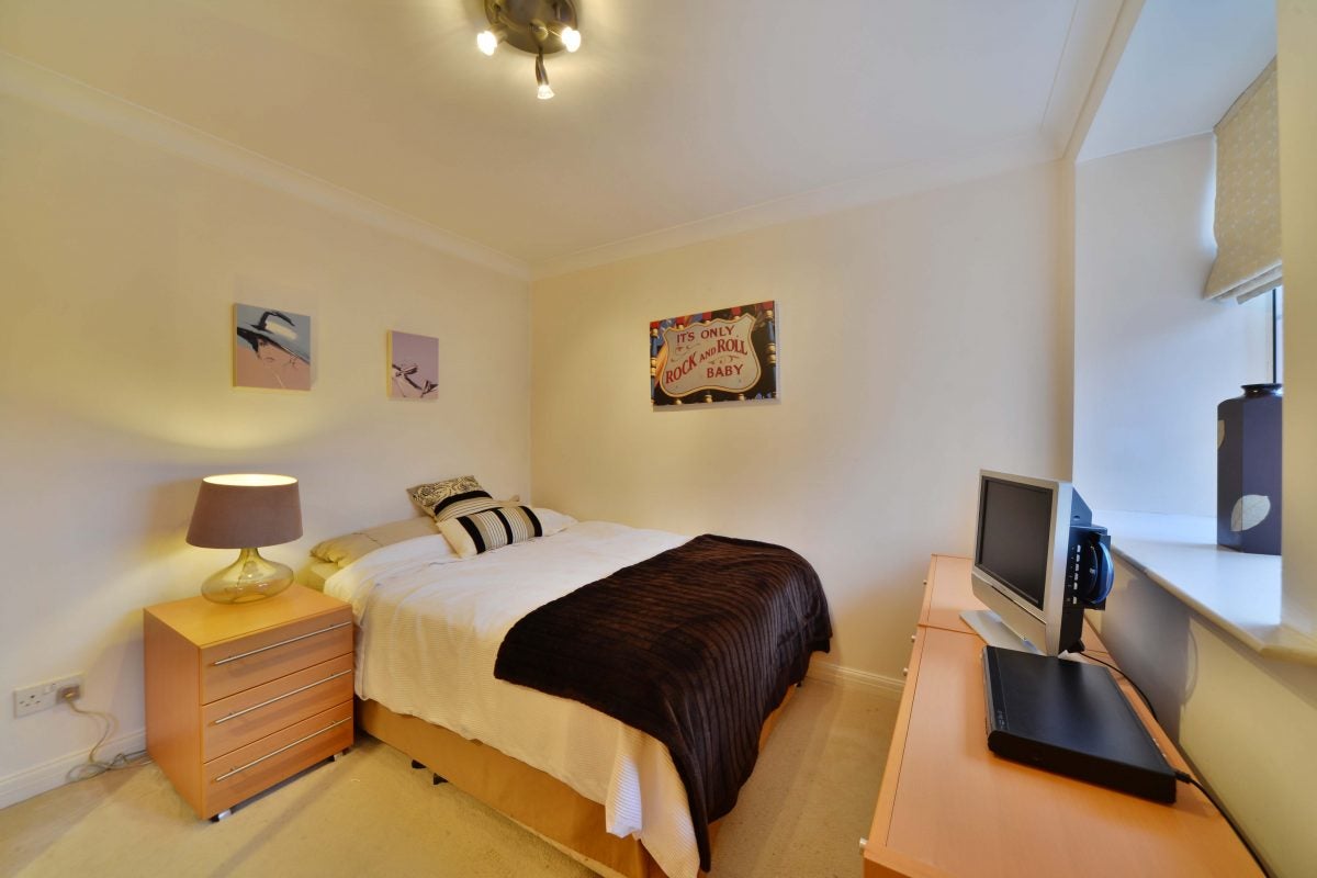 Flat Finchley Road in Greater London