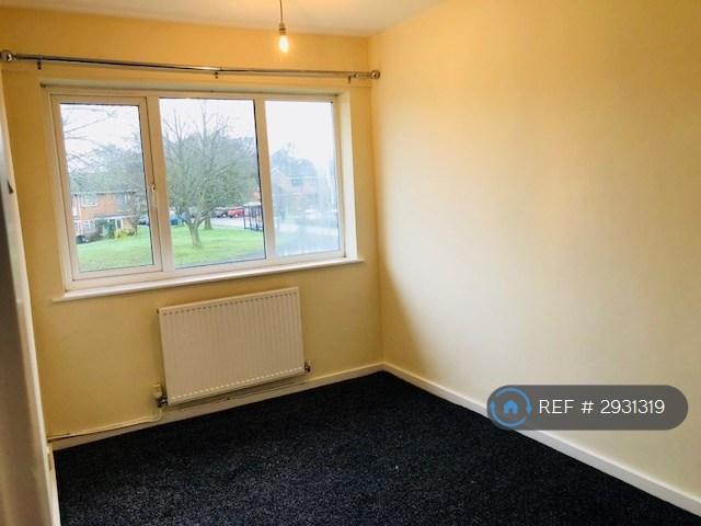Room Rowood Drive in Metropolitan Borough of Solihull