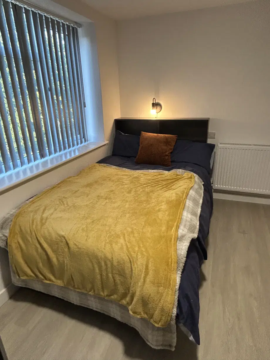 Flat Humphrey Road in Manchester