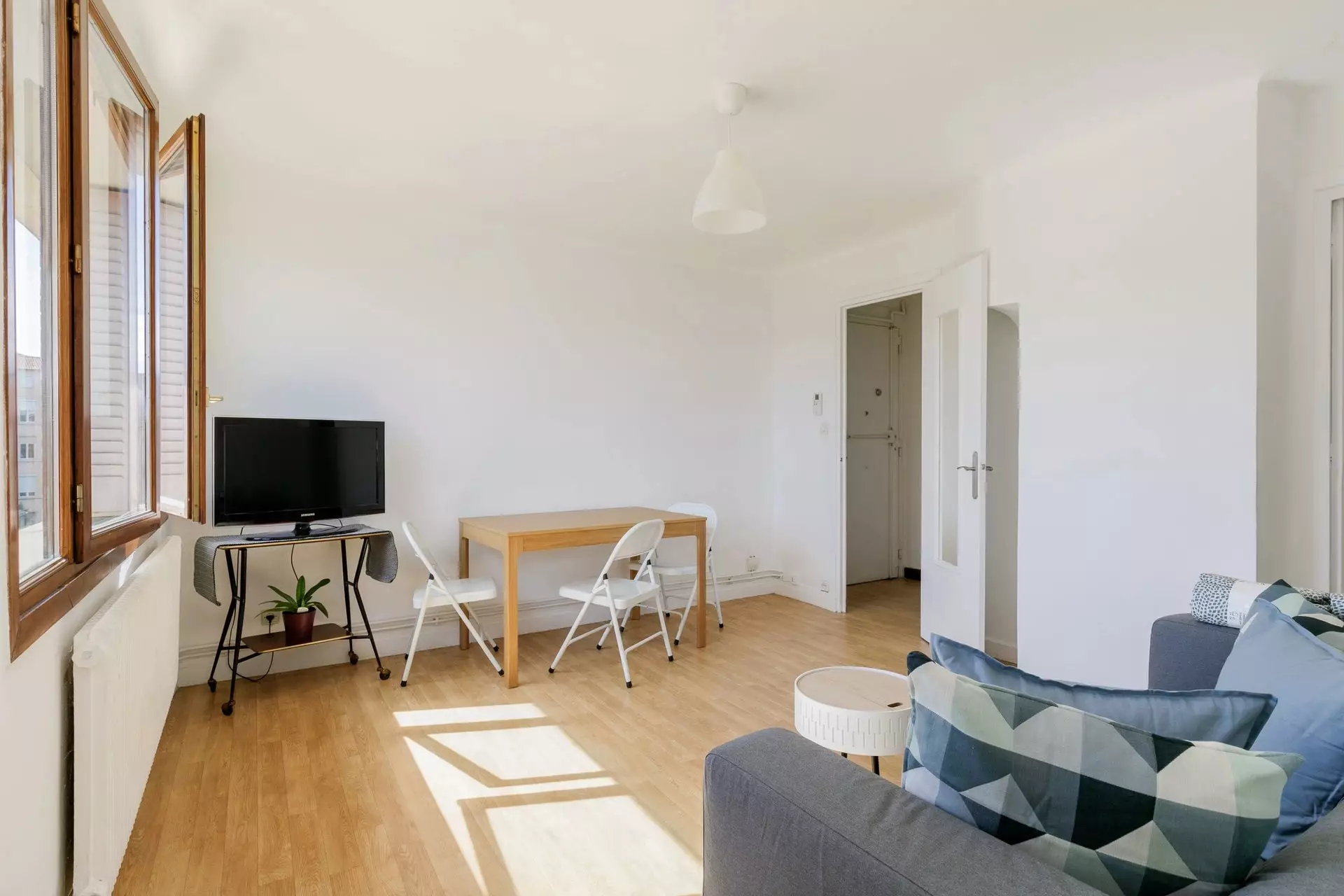 Room Rue de Margnolles in Caluire-et-Cuire