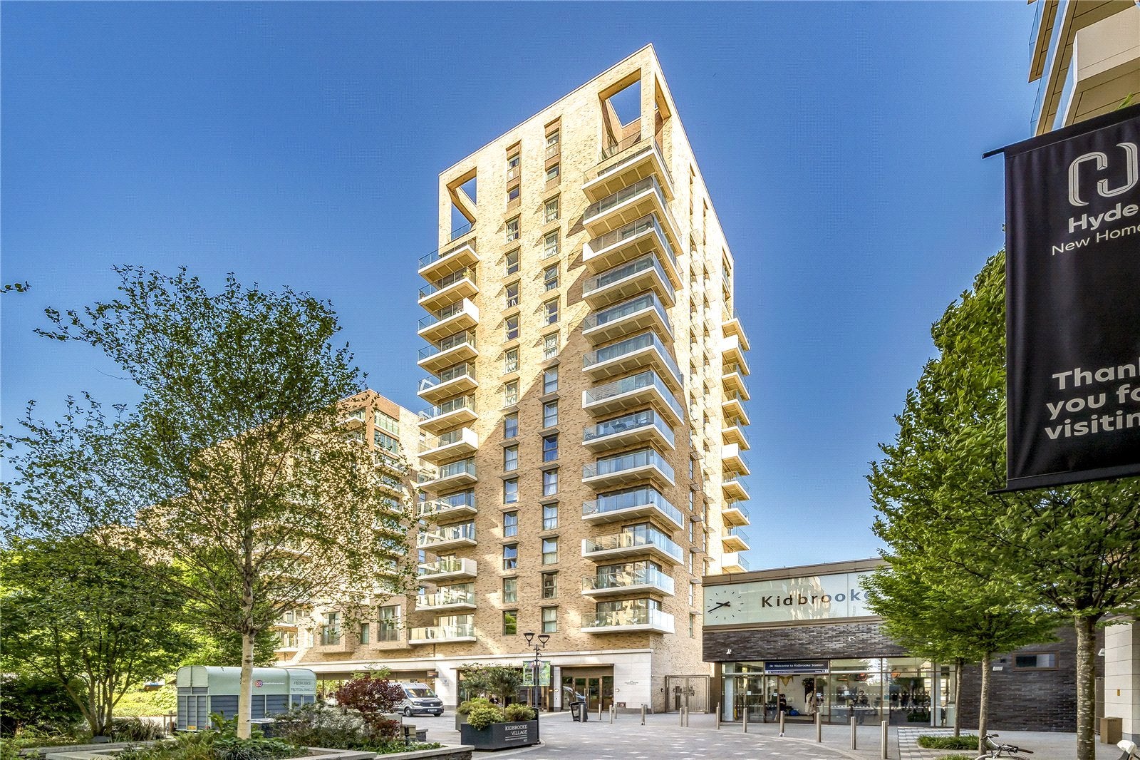 Flat Handley Drive in Greater London
