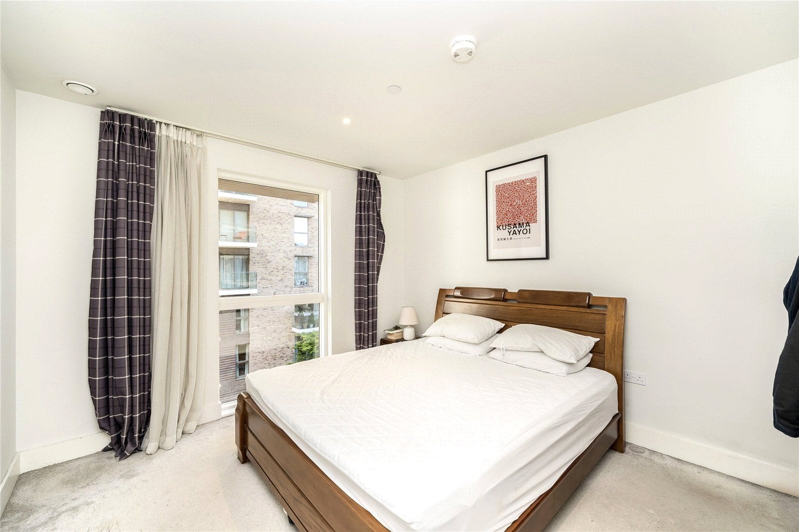 Flat Handley Drive in Greater London