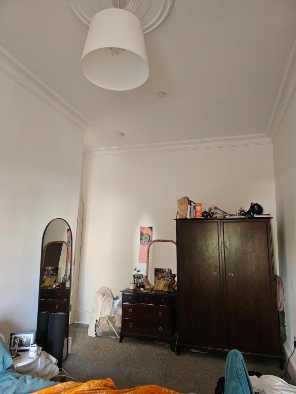 Room Cecil Street in Glasgow