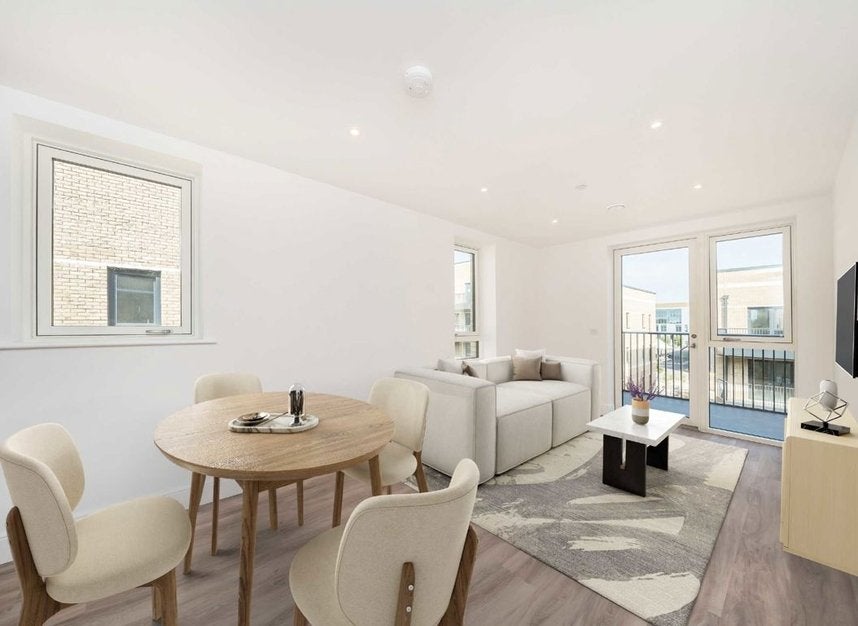Flat Chertsey Road in Greater London