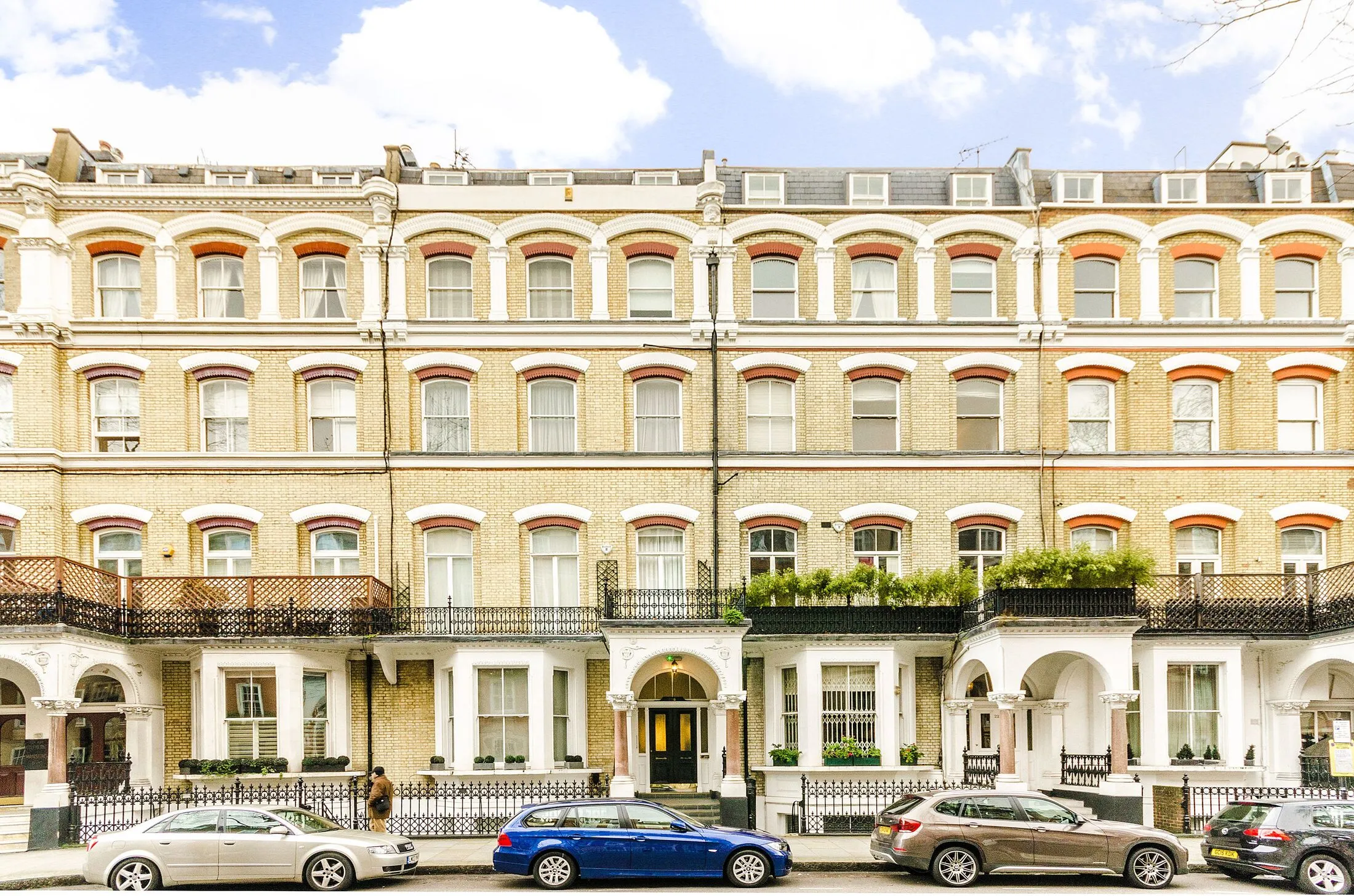 Flat Old Brompton Road in Greater London