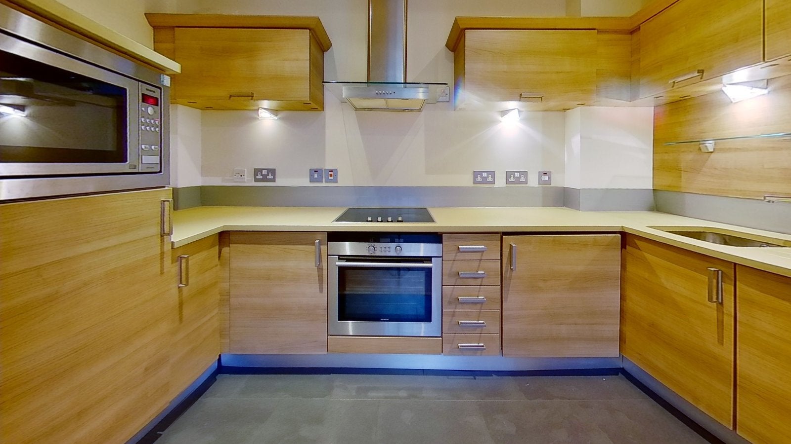 Flat Ingram Street in Glasgow