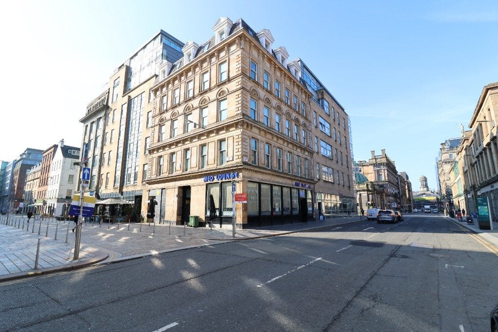Flat Ingram Street in Glasgow