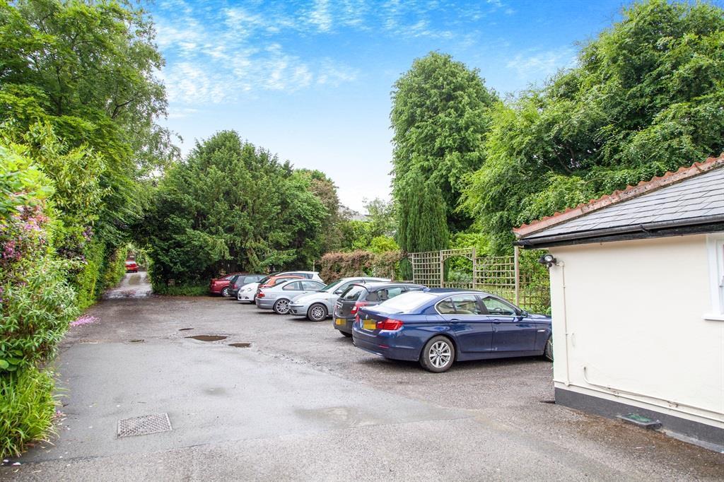 Flat Broadwater Down in Tunbridge Wells