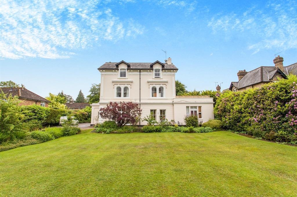 Flat Broadwater Down in Tunbridge Wells