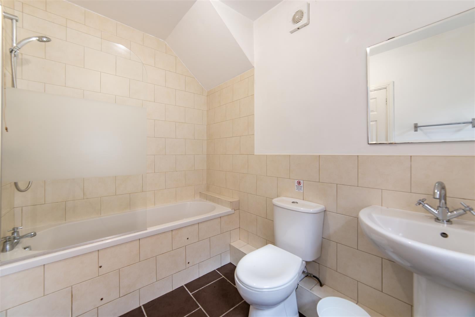 Flat Thornleigh Road in Newcastle upon Tyne
