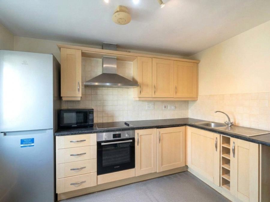Flat Tudor Way in Woking