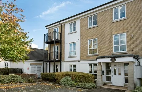 Flat Tudor Way in Woking