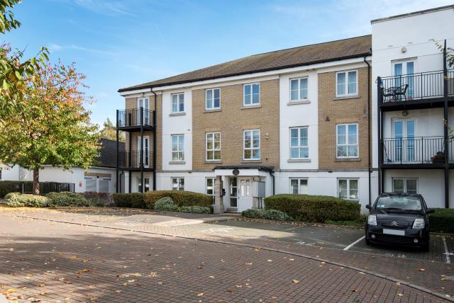 Flat Tudor Way in Woking