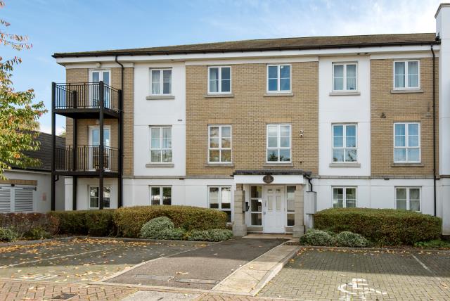 Flat Tudor Way in Woking