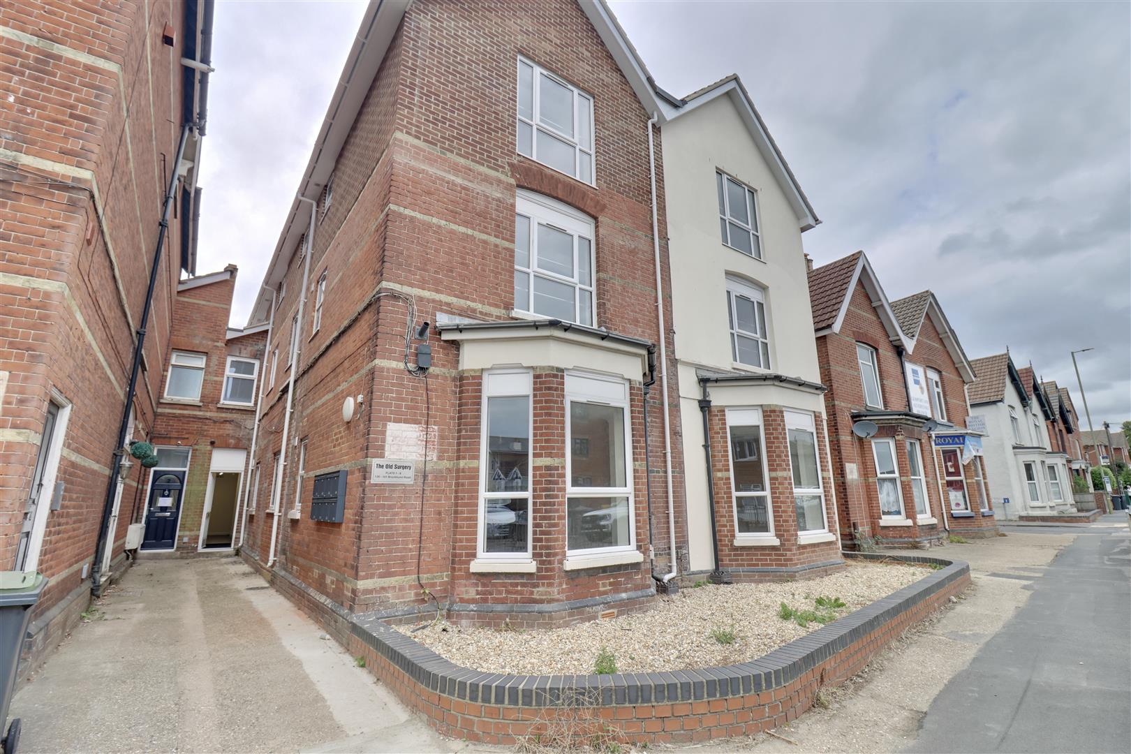 Flat Brockhurst Road in Gosport