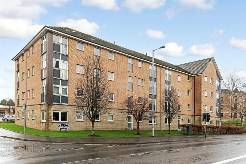 Flat Paisley Road West in Glasgow