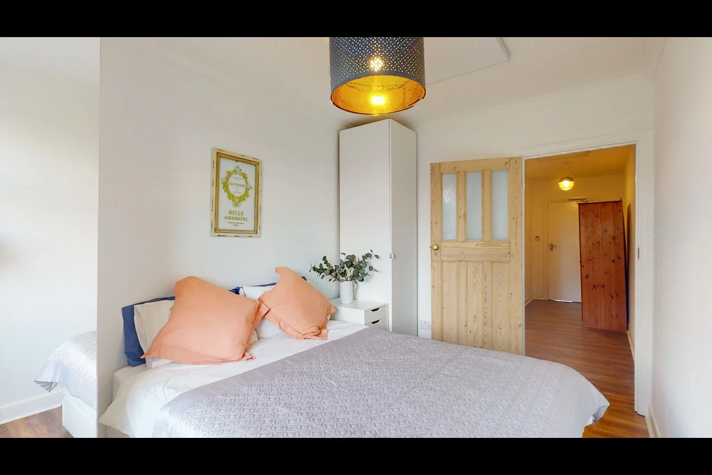 Flat Wickham Road in Greater London